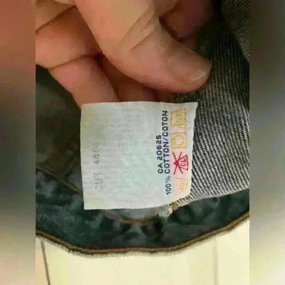 VINTAGE GUESS DENIM BUTTON DOWN VEST  SIZE MEDIUM - Picture 5 of 5